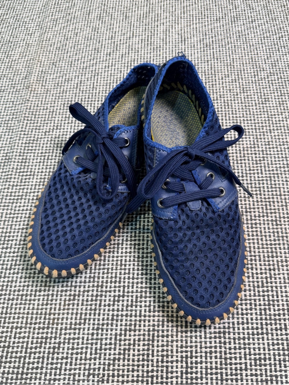 Womenโs Navy Blue Breathable Mesh Nautical Lace-Up Shoes